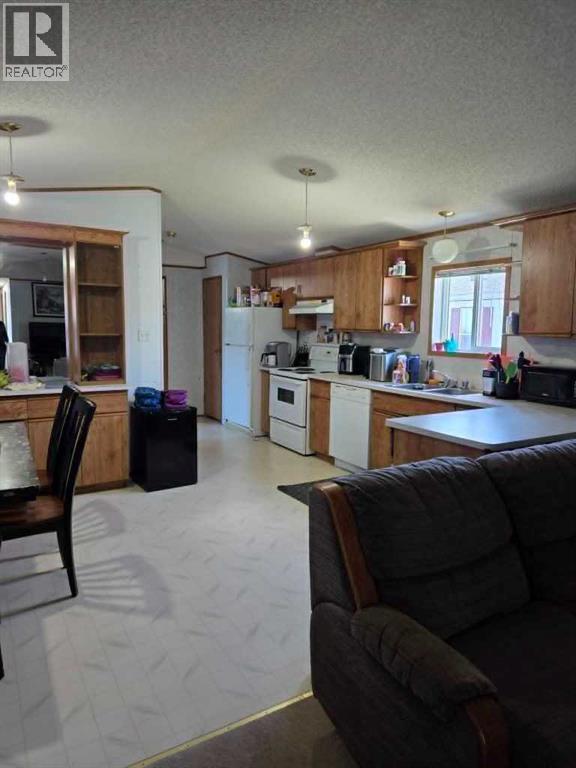 39 Maple Drive, Brooks, Alberta  T1R 1J2 - Photo 2 - A2322316