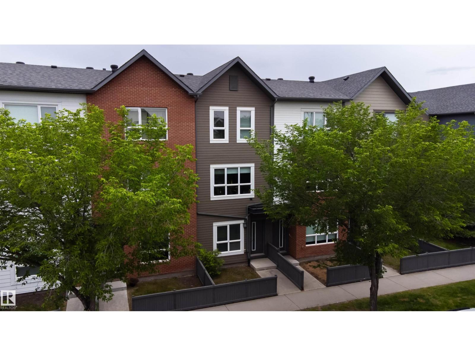 #8 2560 PEGASUS BV NW, edmonton, Alberta