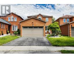 5 WOODSTONE PLACE, Whitby, Ontario