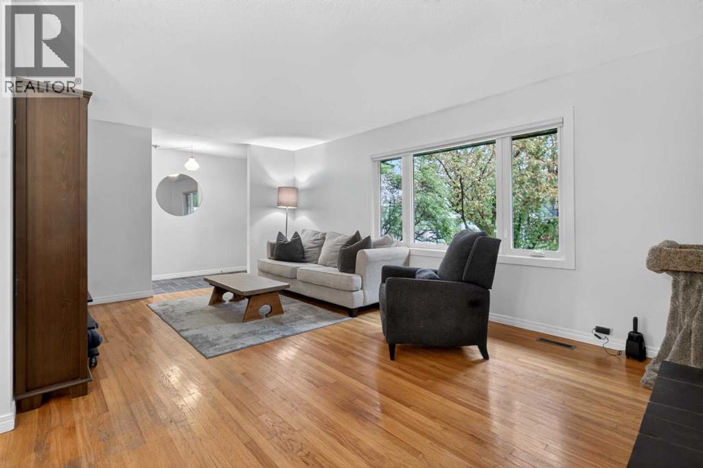 203 Southampton Drive SW, Calgary, Alberta  T2W 0V6 - Photo 8 - A2317746