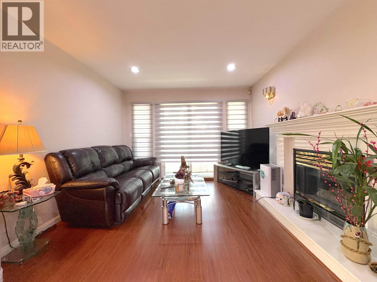 4156 Cambridge Street, Burnaby, British Columbia V5C 1G9 - Photo 3 - R3132297