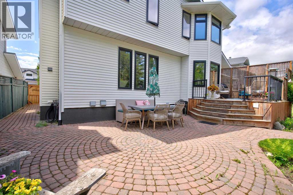 76 Edgepark Road NW, Calgary, Alberta  T3A 4P8 - Photo 4 - A2322447