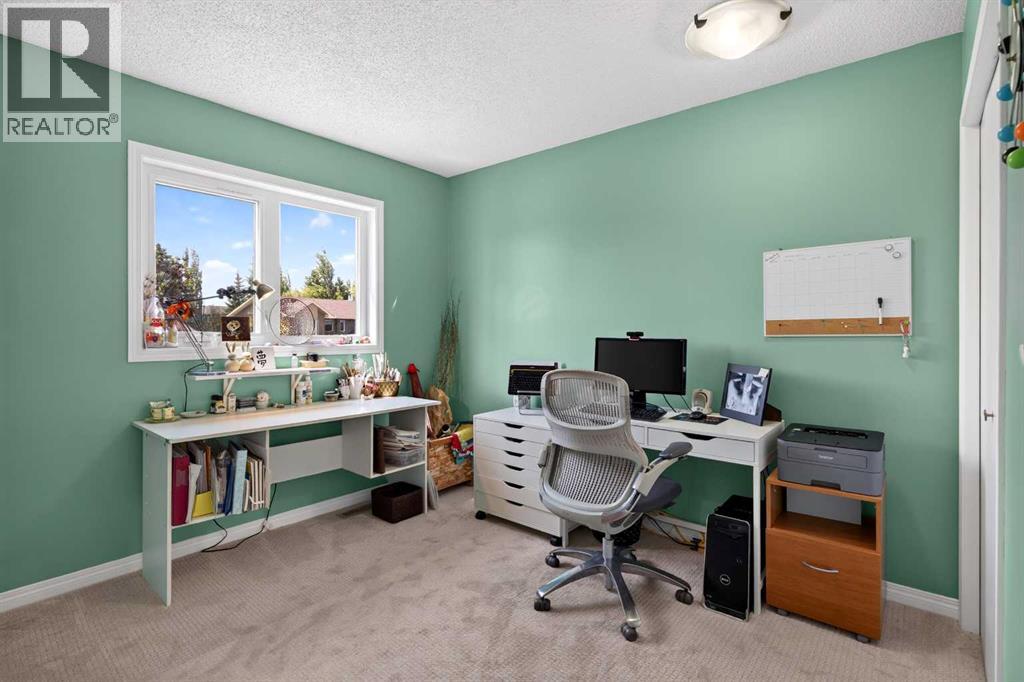 76 Edgepark Road NW, Calgary, Alberta  T3A 4P8 - Photo 30 - A2322447
