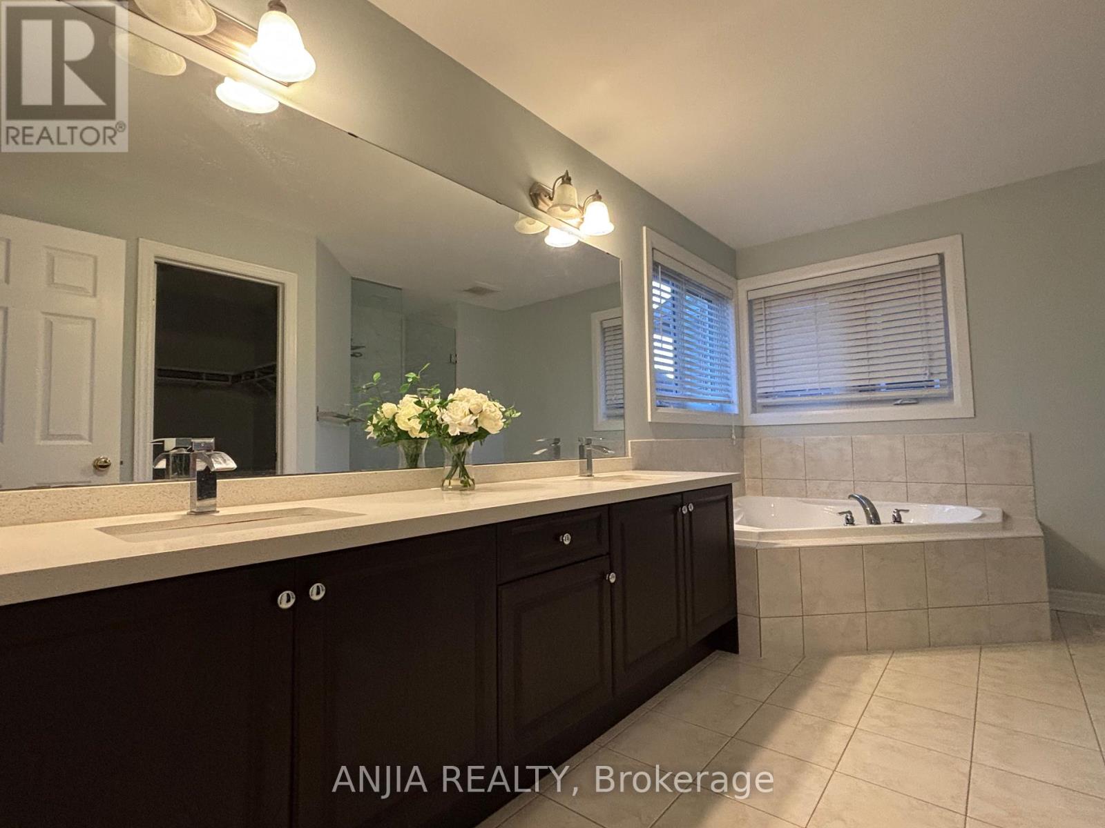 220 Hazelton Avenue, Markham, Ontario L6C 0L9 - Photo 11 - N13470536