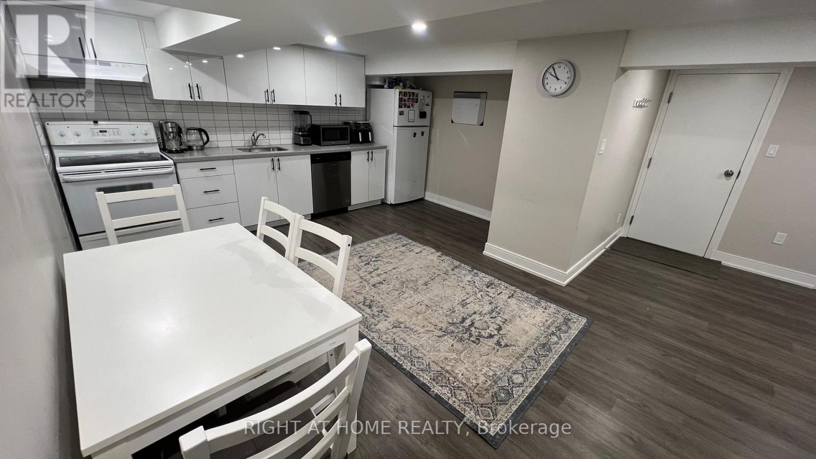 LOWER - 31 NORTHAMPTON DR DRIVE, Toronto, Ontario