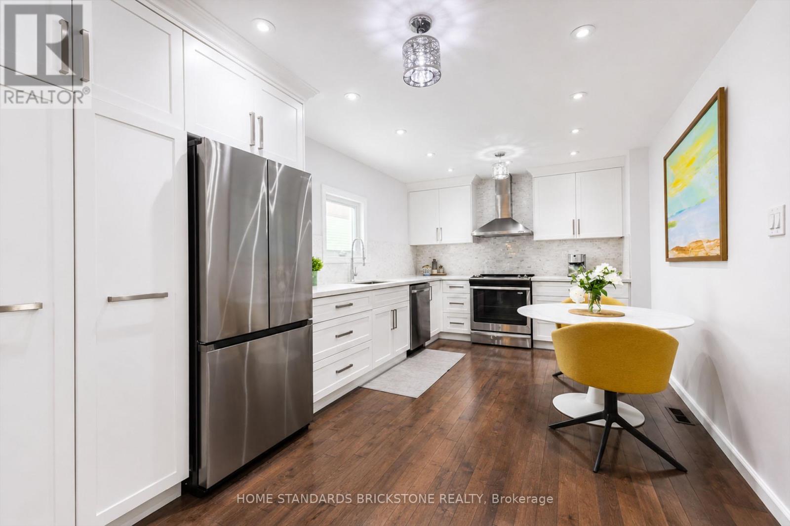 60 Madawaska Avenue, Toronto, Ontario  M2M 2R3 - Photo 2 - C13425386