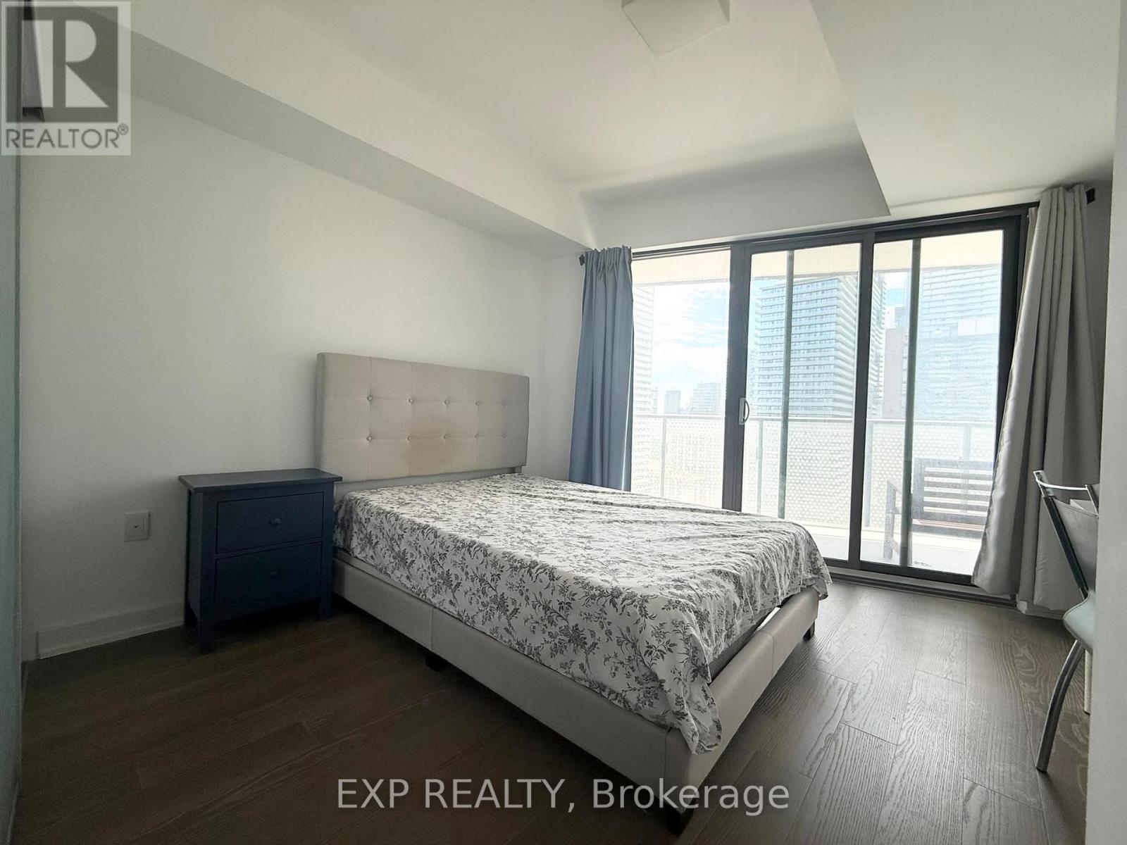 1605 - 11 Wellesley Street W, Toronto, Ontario  M4Y 0G4 - Photo 11 - C13471888