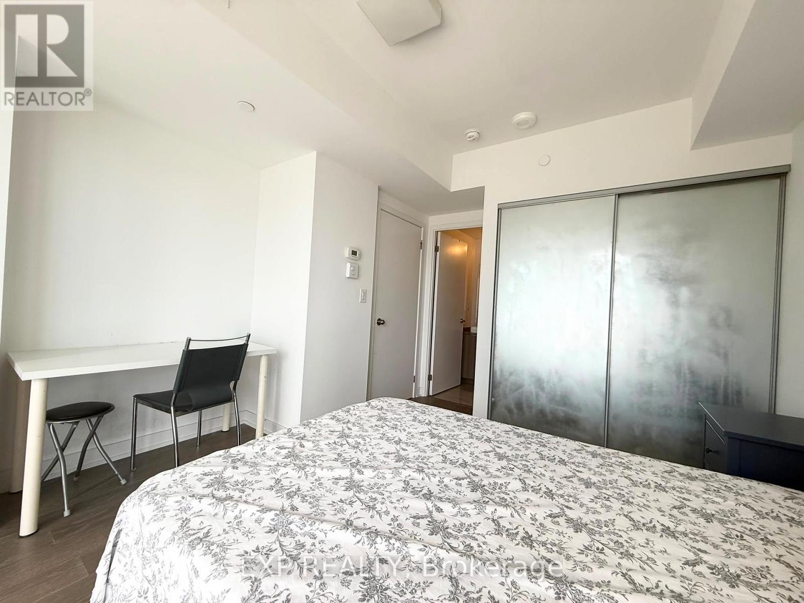 1605 - 11 Wellesley Street W, Toronto, Ontario  M4Y 0G4 - Photo 12 - C13471888