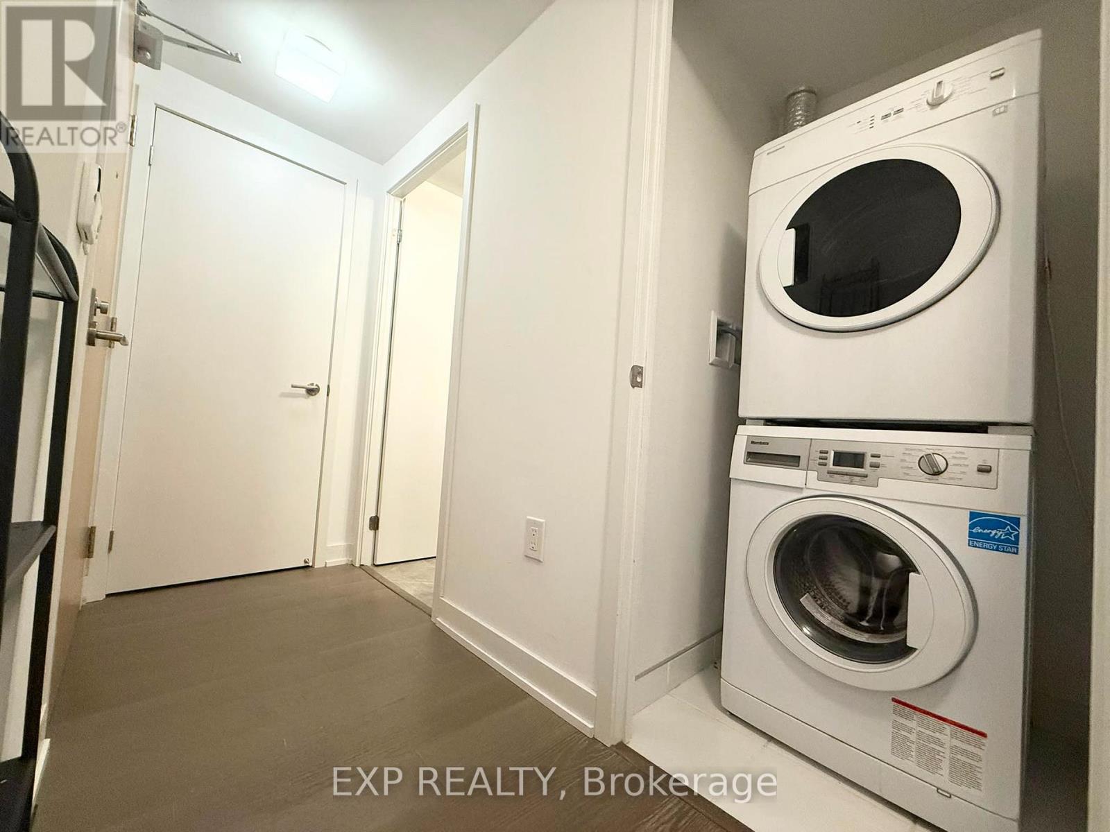 1605 - 11 Wellesley Street W, Toronto, Ontario  M4Y 0G4 - Photo 18 - C13471888