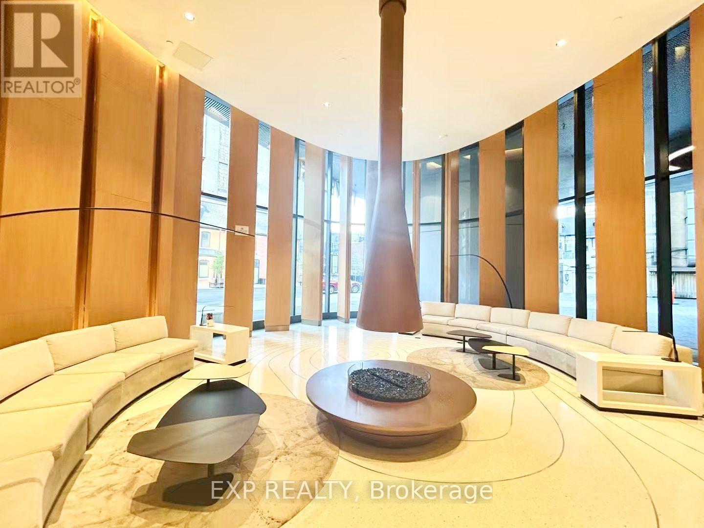 1605 - 11 Wellesley Street W, Toronto, Ontario  M4Y 0G4 - Photo 3 - C13471888