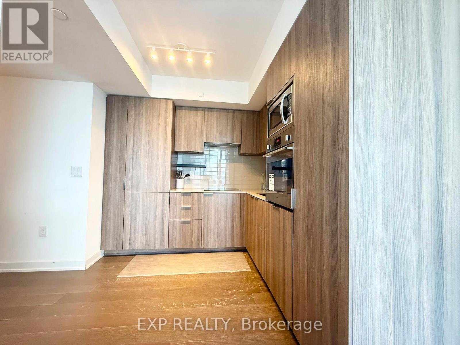 1605 - 11 Wellesley Street W, Toronto, Ontario  M4Y 0G4 - Photo 5 - C13471888