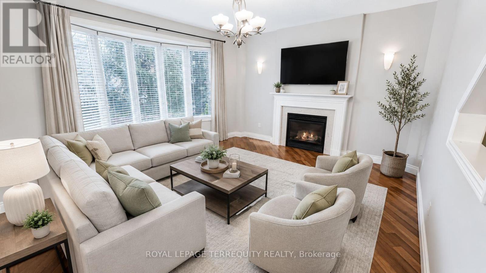 2089 Blackforest Crescent, Oakville, Ontario  L6M 4T5 - Photo 3 - W13075692