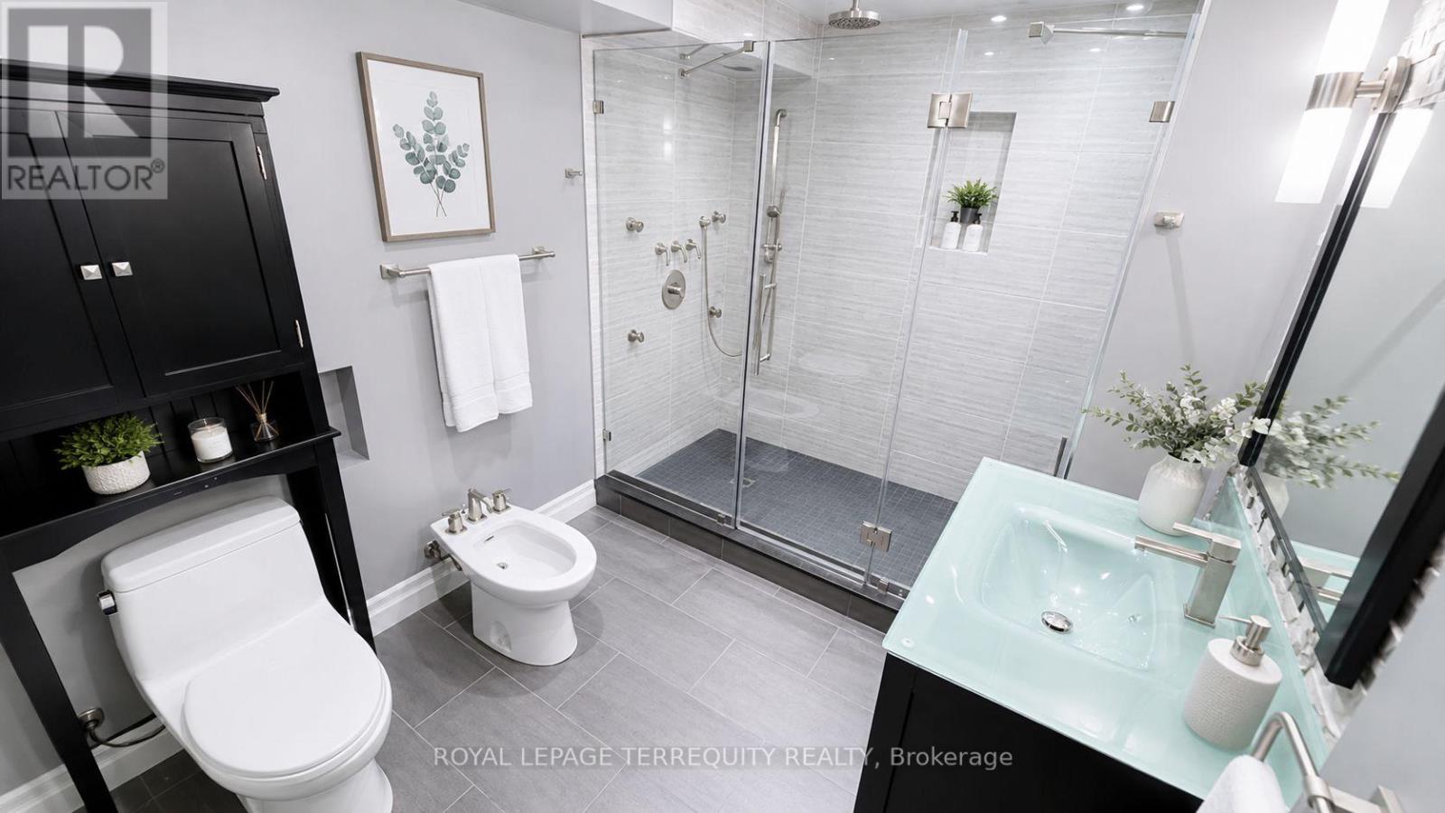 2089 Blackforest Crescent, Oakville, Ontario  L6M 4T5 - Photo 16 - W13075692