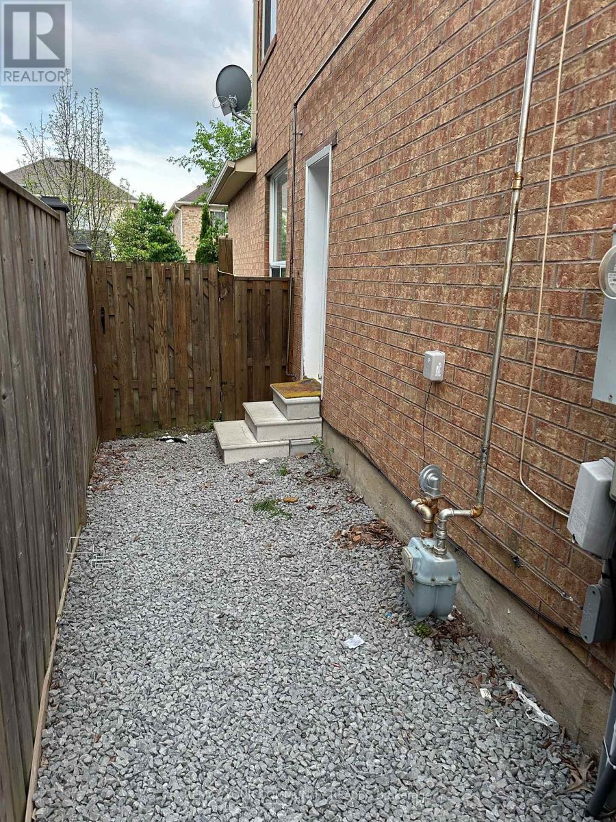 Bsmt - 25 Fitzwilliam Avenue, Richmond Hill, Ontario  L4E 4N8 - Photo 2 - N13471926
