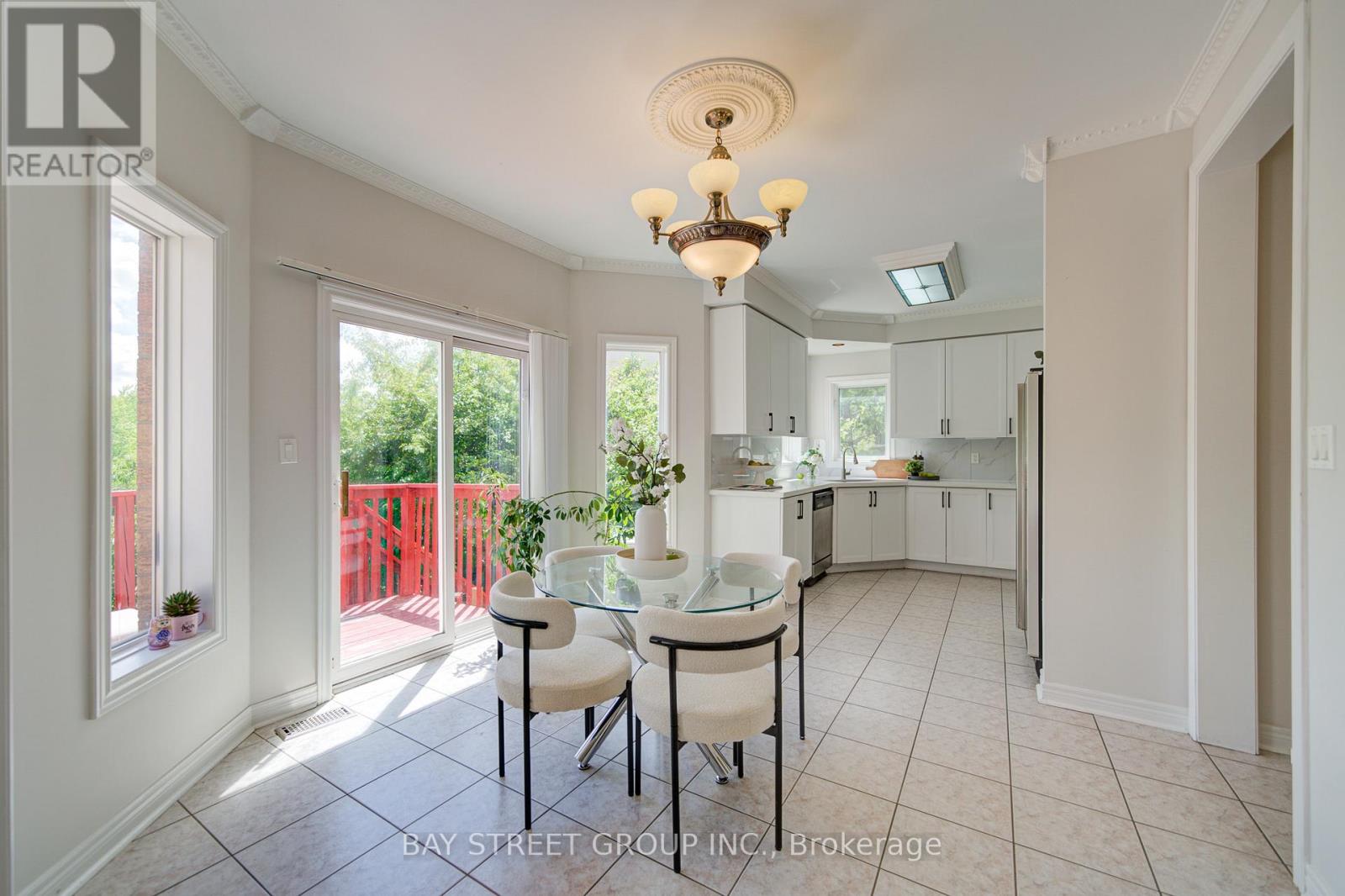 19 Fountain Court, Richmond Hill, Ontario  L4S 2K4 - Photo 11 - N13471928