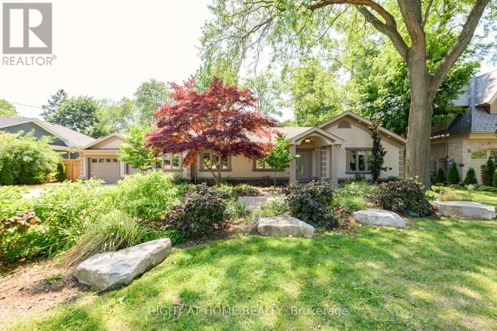 176 MAPLEWOOD ROAD, Mississauga, Ontario