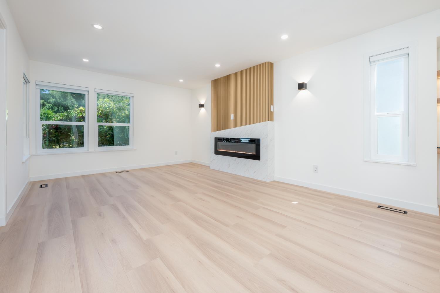 15092 19a Avenue, Surrey, British Columbia  V4A 7G8 - Photo 5 - R3136851