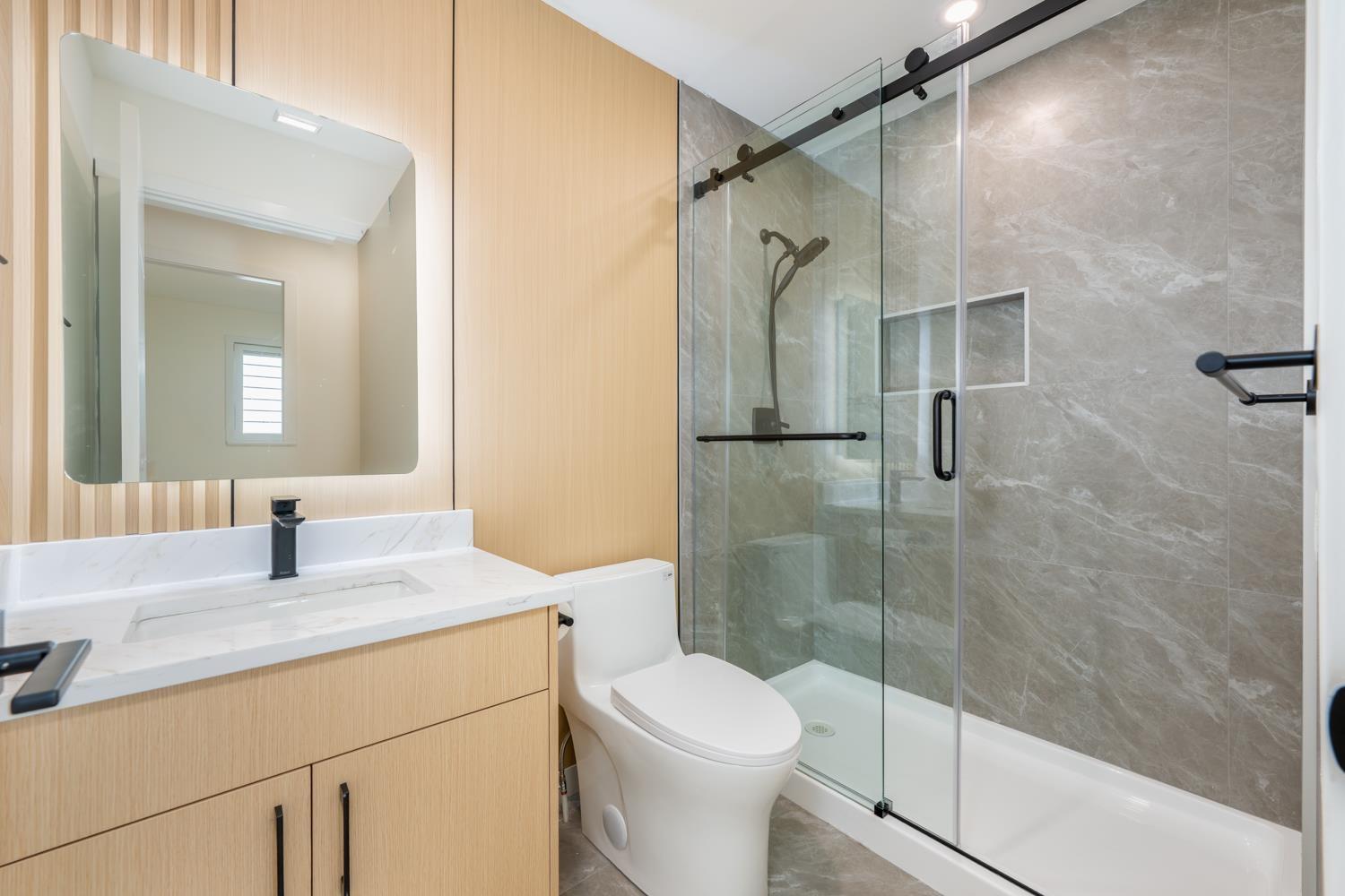 15092 19a Avenue, Surrey, British Columbia  V4A 7G8 - Photo 12 - R3136851