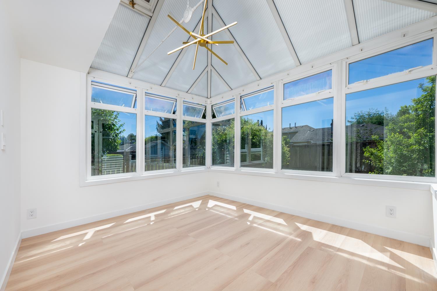 15092 19a Avenue, Surrey, British Columbia  V4A 7G8 - Photo 13 - R3136851