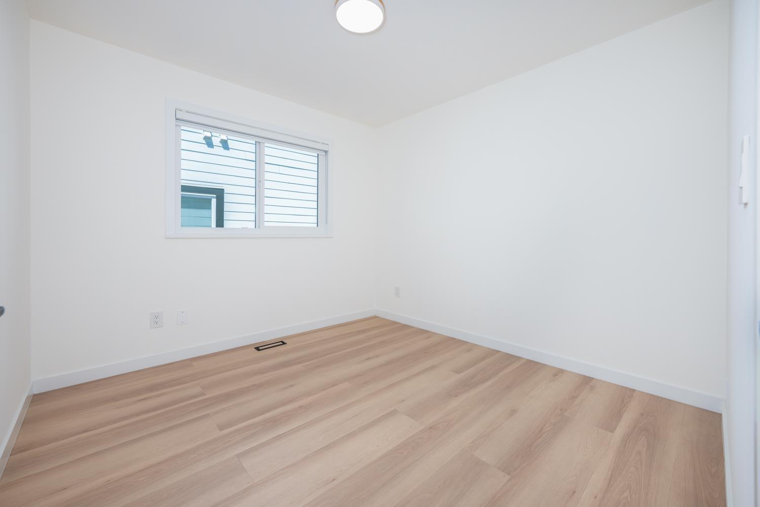15092 19a Avenue, Surrey, British Columbia  V4A 7G8 - Photo 11 - R3136851