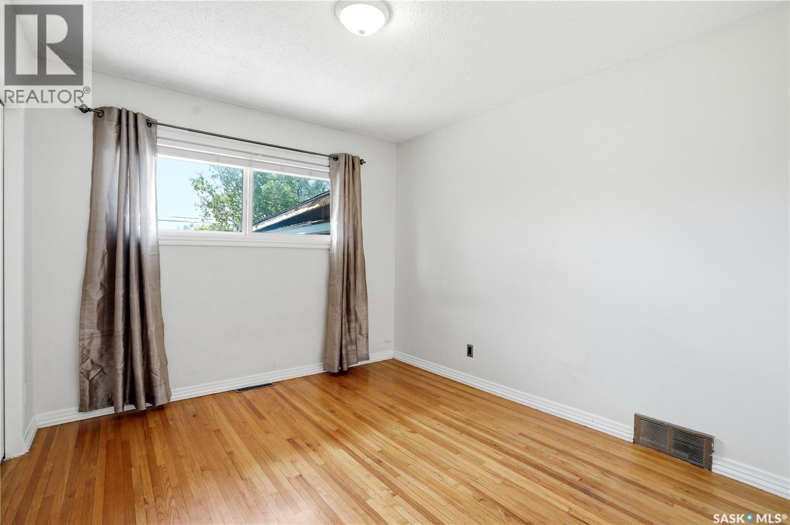 1308 Preston Avenue S, Saskatoon, Saskatchewan  S7H 2V4 - Photo 22 - SK040205