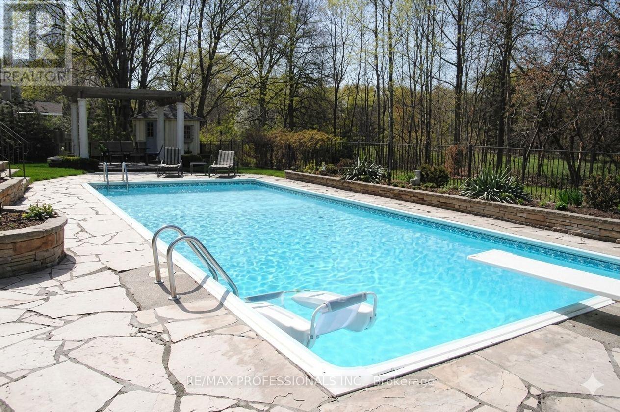 560 MEADOW WOOD ROAD, Mississauga, Ontario