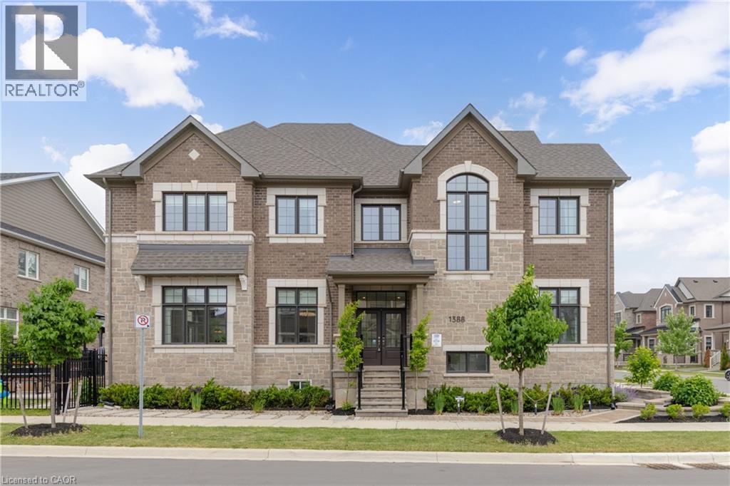 1388 Aymond Crescent, Oakville, Ontario  L6H 7W9 - Photo 2 - 40839866
