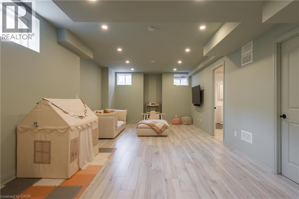 1388 Aymond Crescent, Oakville, Ontario  L6H 7W9 - Photo 33 - 40839866