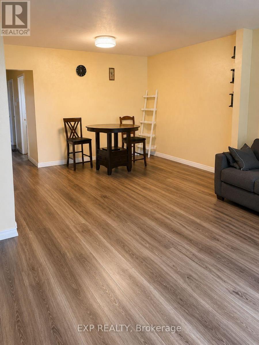 46 Autumn Boulevard, Brampton, Ontario  L6T 2W2 - Photo 3 - W13472004