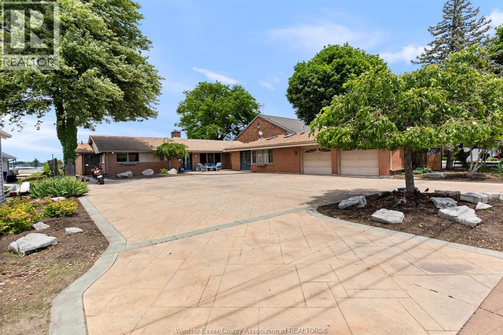 8280 Riverside Dr East, Windsor, Ontario