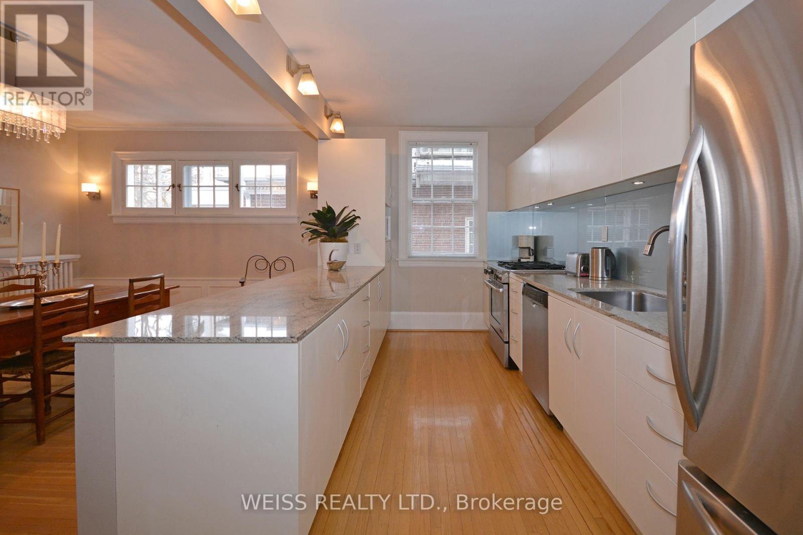 34 Edmund Avenue, Toronto, Ontario M4V 1H3 - Photo 9 - C13082830