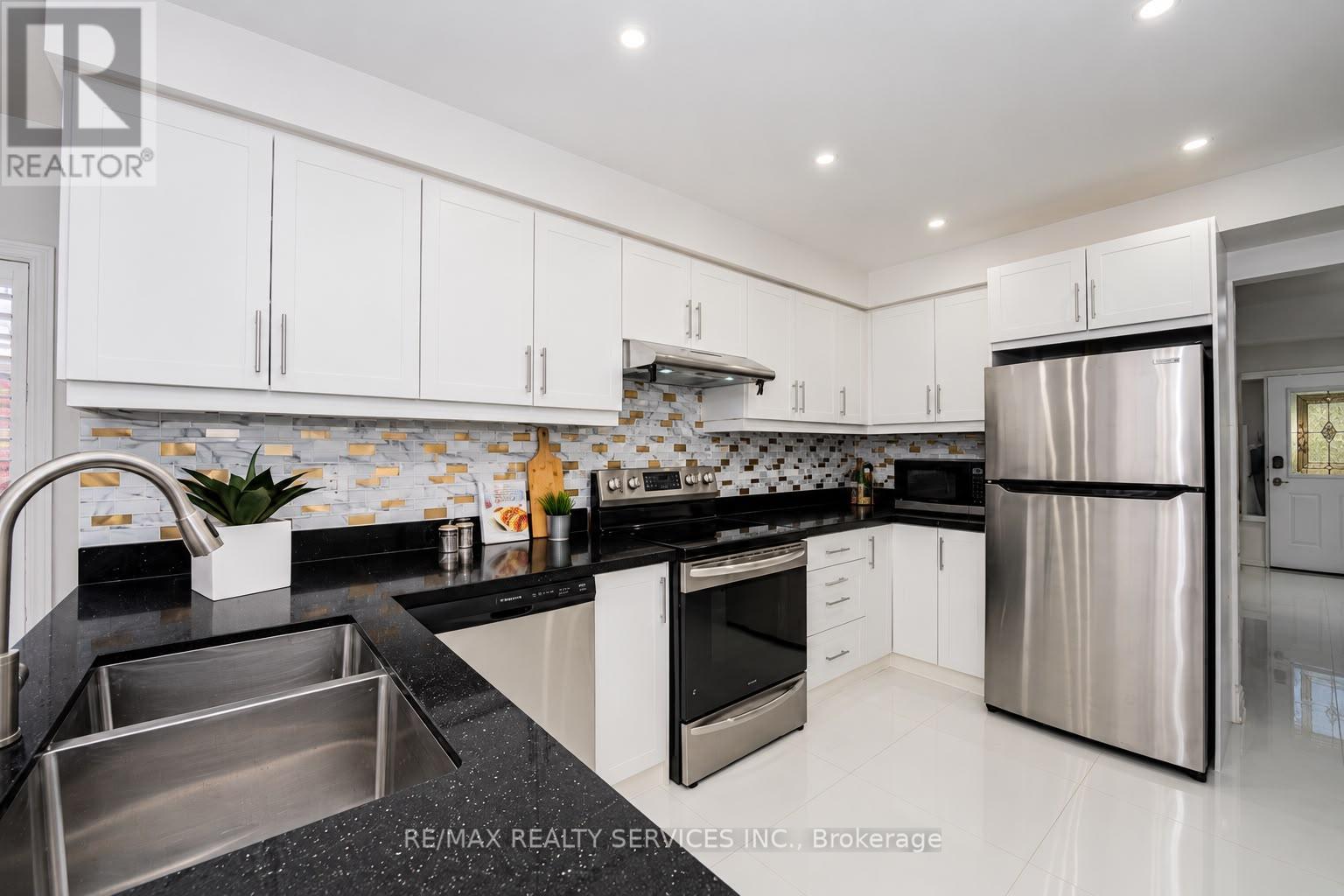 14 Conover Court, Brampton, Ontario  L6Y 3J5 - Photo 14 - W13469982
