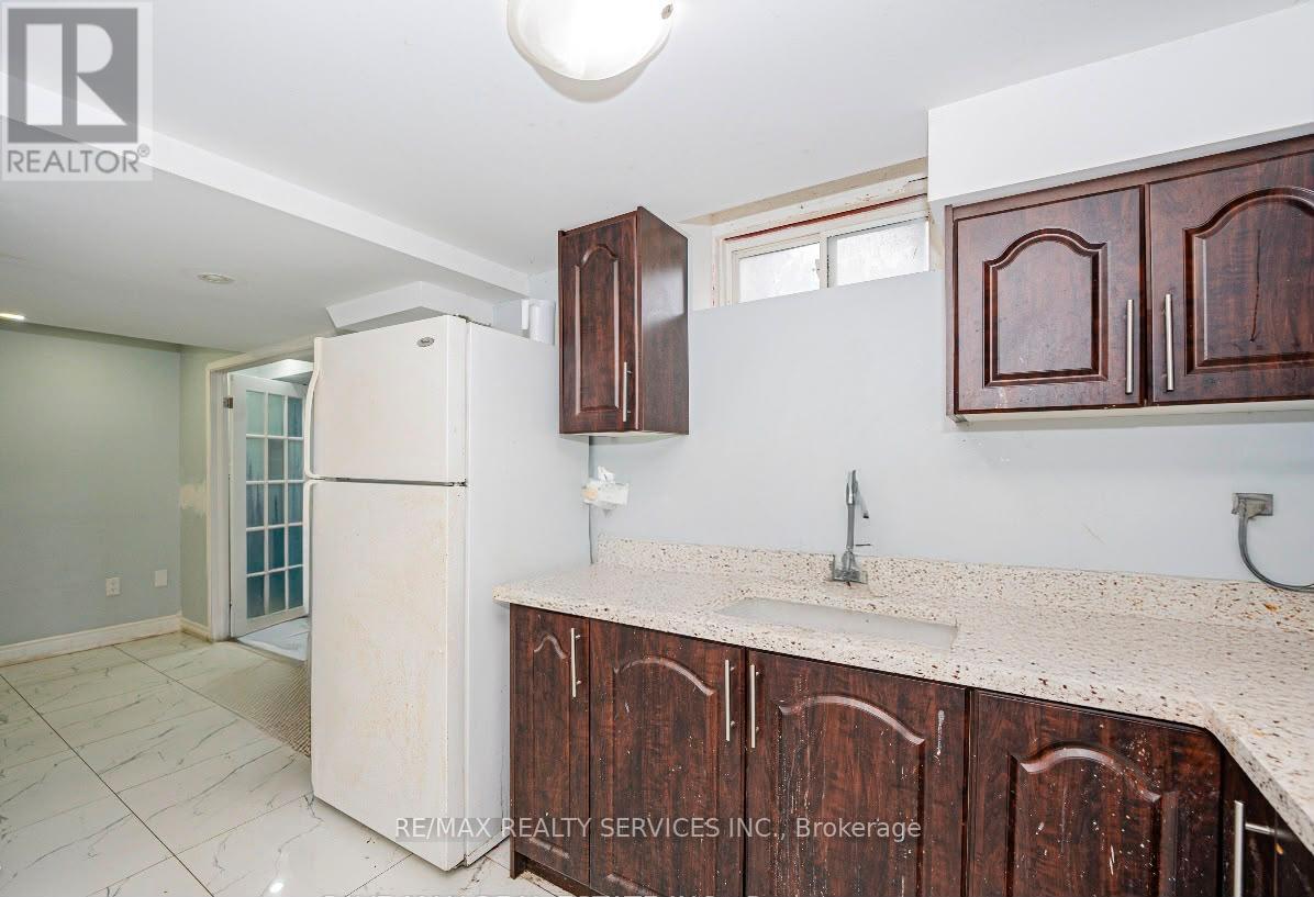 14 Conover Court, Brampton, Ontario  L6Y 3J5 - Photo 39 - W13469982