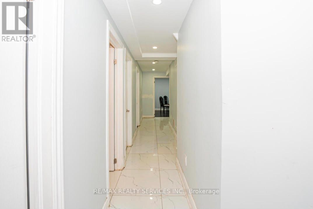 14 Conover Court, Brampton, Ontario  L6Y 3J5 - Photo 37 - W13469982