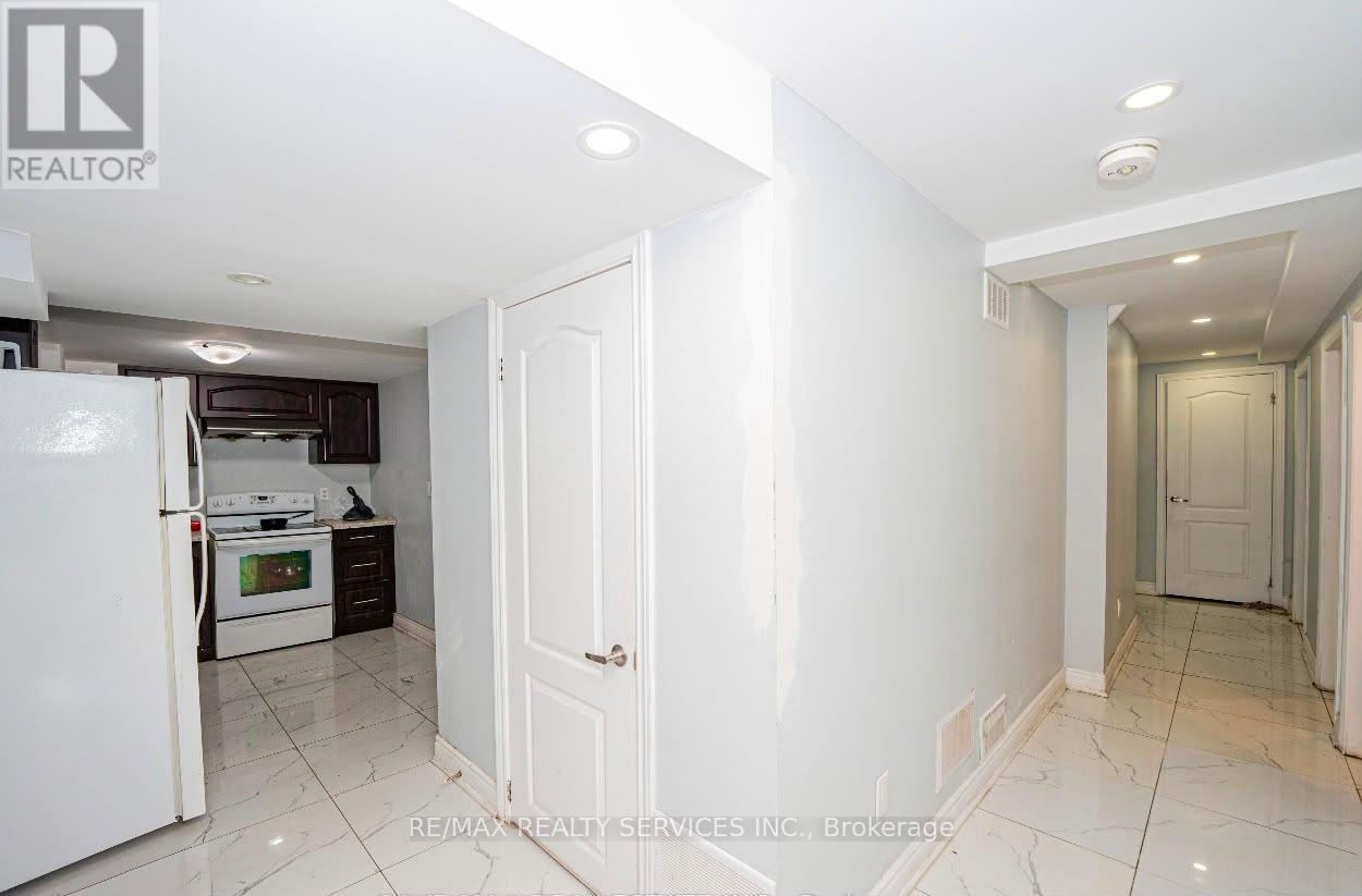 14 Conover Court, Brampton, Ontario  L6Y 3J5 - Photo 36 - W13469982