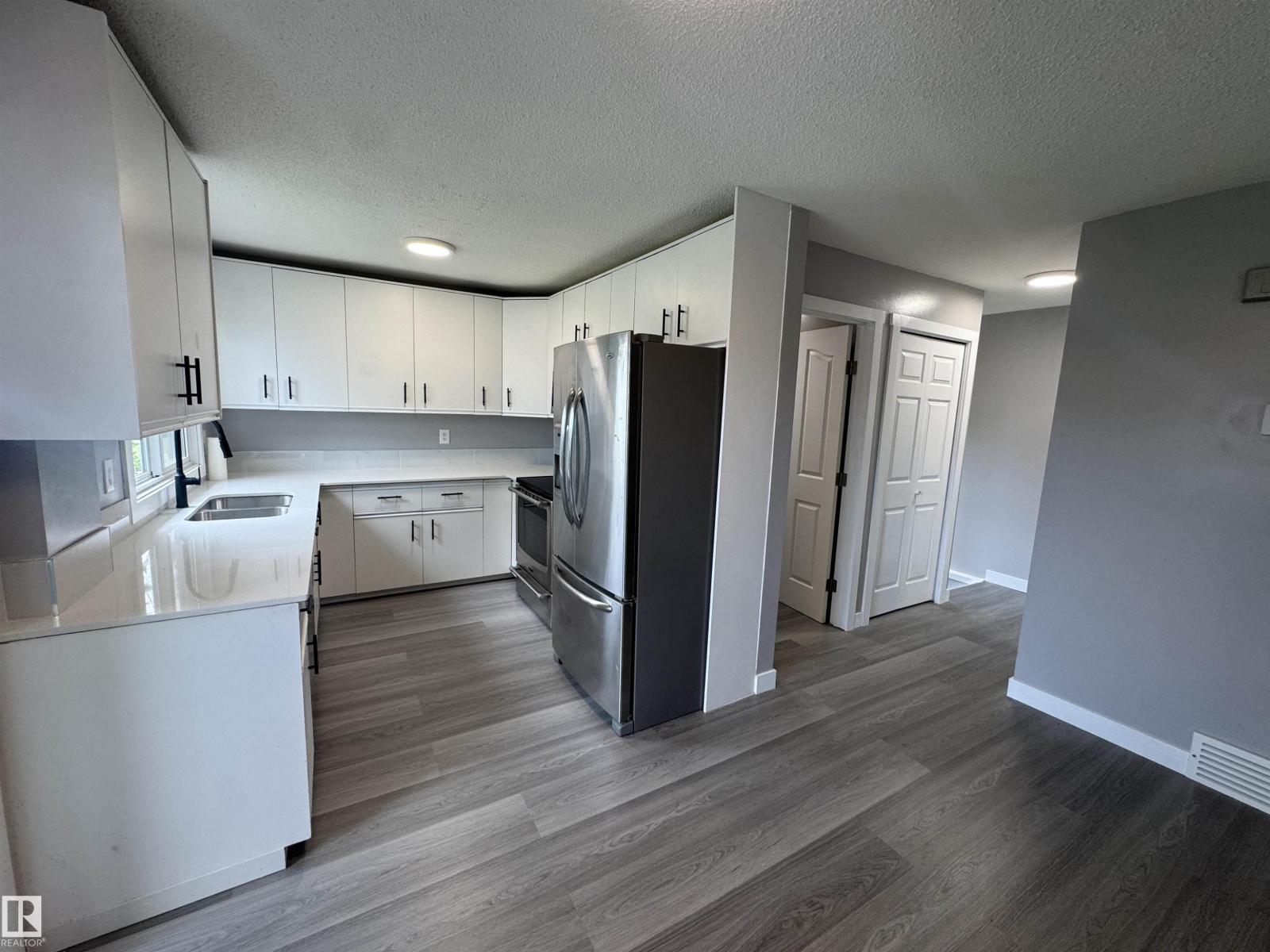 6441 180 St Nw, Edmonton, Alberta  T5T 2P3 - Photo 2 - E4494985