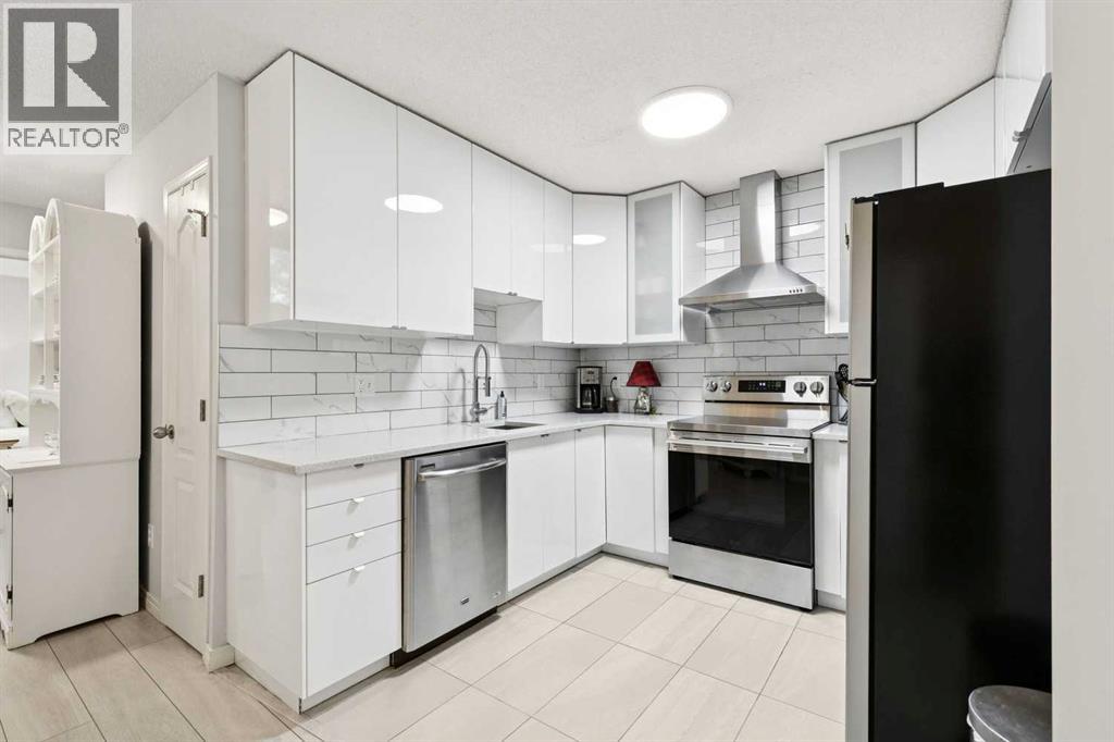 412, 30 Sierra Morena Mews SW, Calgary, Alberta  T3H 3K7 - Photo 4 - A2322417