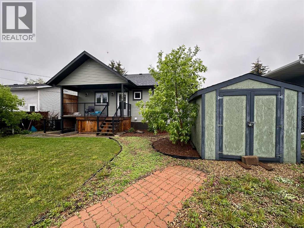 5018 61 Avenue Close, Ponoka, Alberta T4J 1E7 - Photo 3 - A2316816
