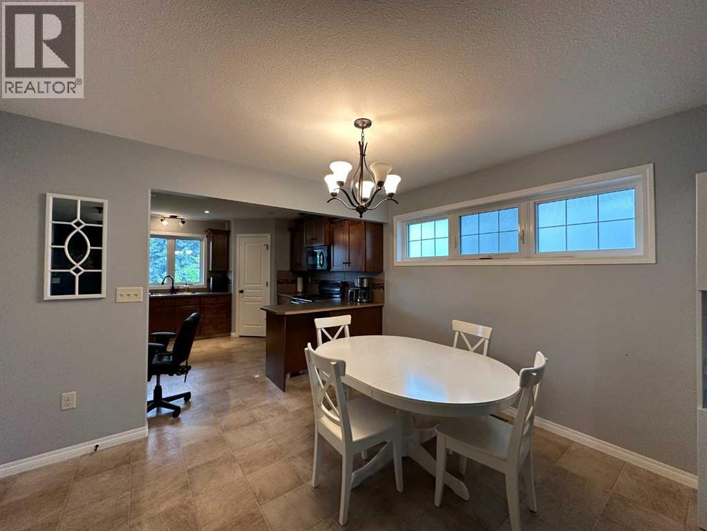 5018 61 Avenue Close, Ponoka, Alberta T4J 1E7 - Photo 11 - A2316816