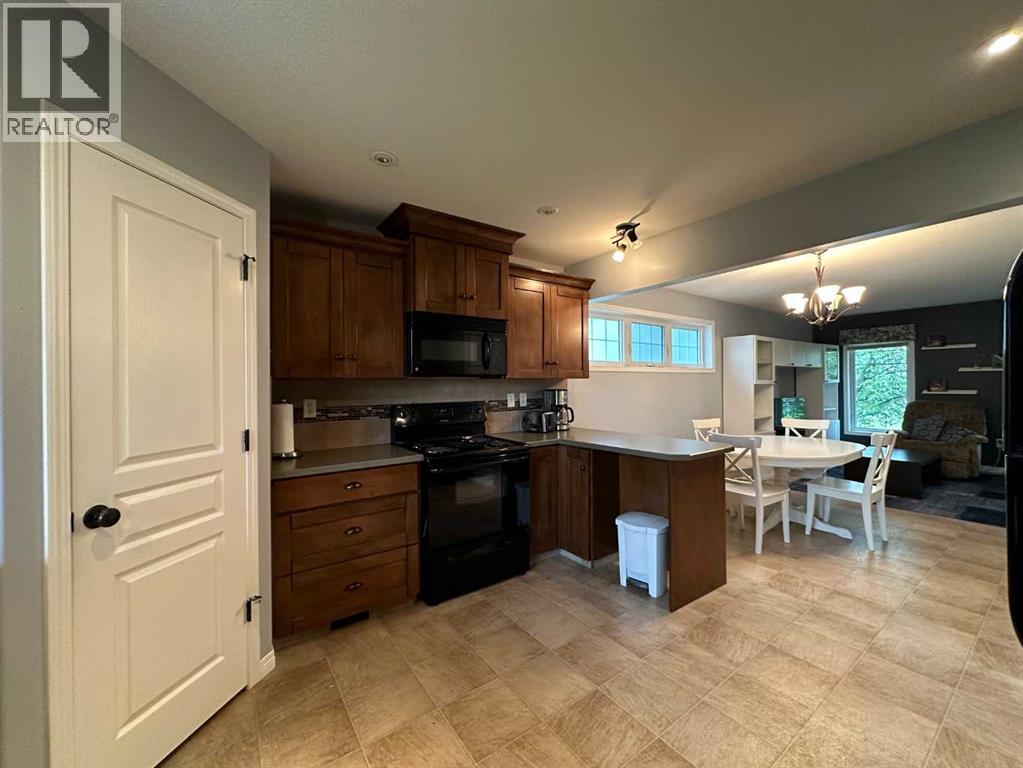 5018 61 Avenue Close, Ponoka, Alberta T4J 1E7 - Photo 8 - A2316816