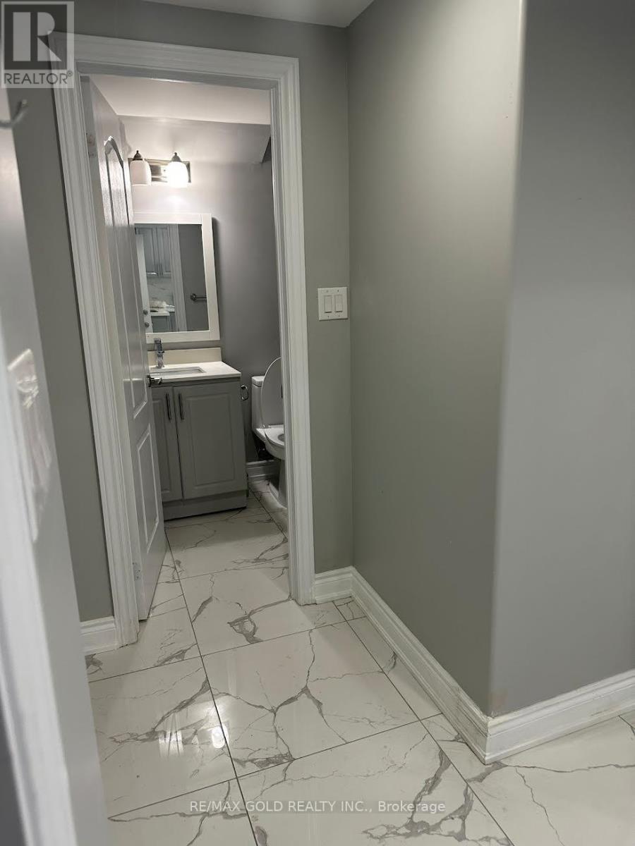 19 Benstrow Avenue, Toronto, Ontario  M9V 2Z5 - Photo 12 - W13472076