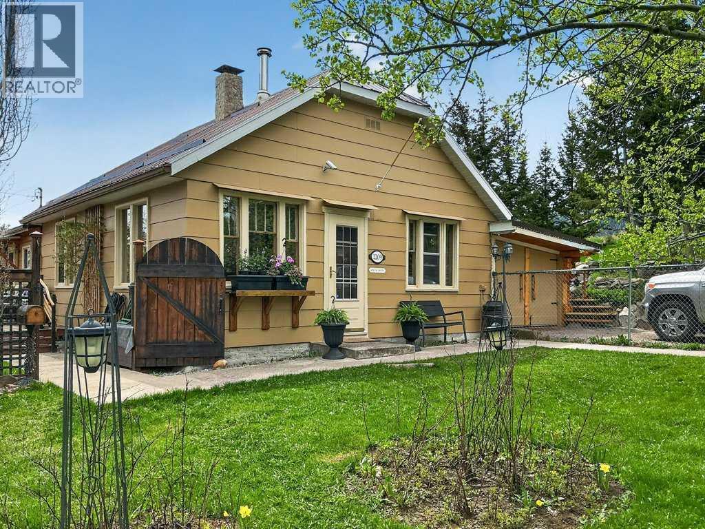 2209 210 Street, Bellevue, Alberta