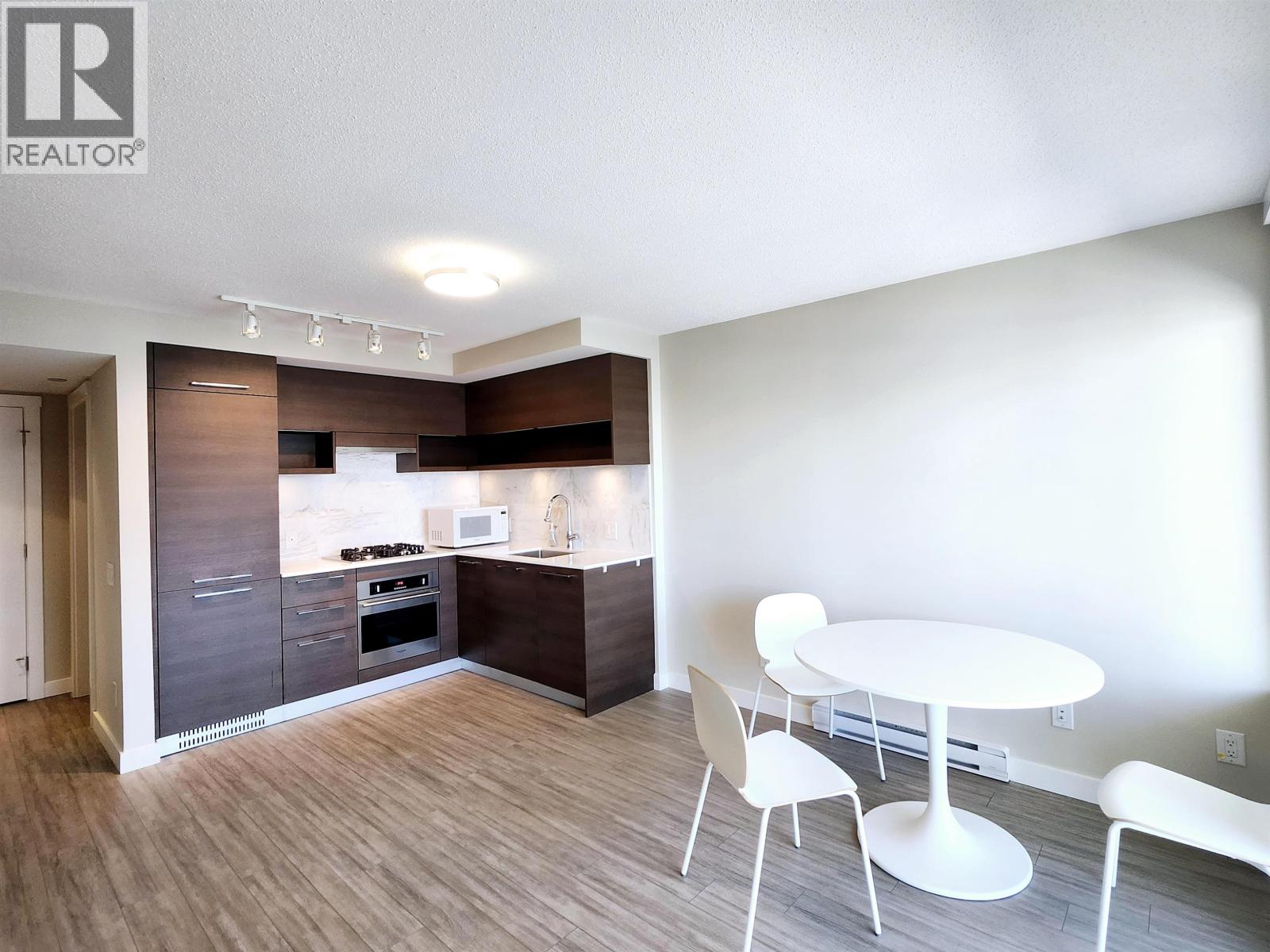 301 570 Emerson, Coquitlam, British Columbia  V3J 0G3 - Photo 4 - R3138164