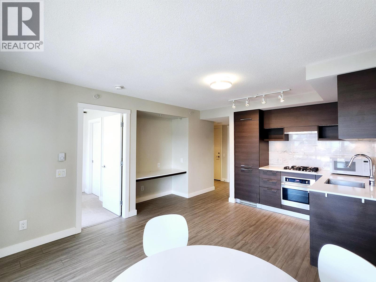 301 570 Emerson, Coquitlam, British Columbia  V3J 0G3 - Photo 6 - R3138164