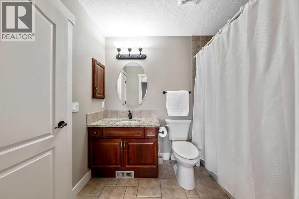 133 Channelside Cove Sw, Airdrie, Alberta  T4B 2J1 - Photo 24 - A2317125