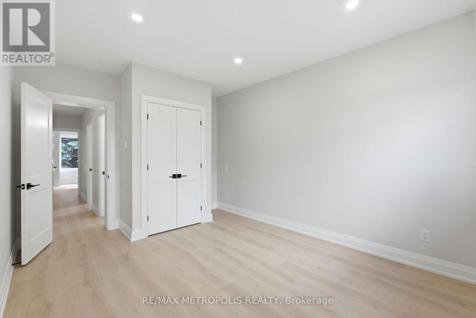14 Mcroberts Avenue, Toronto, Ontario  M6E 4P4 - Photo 14 - W13472138