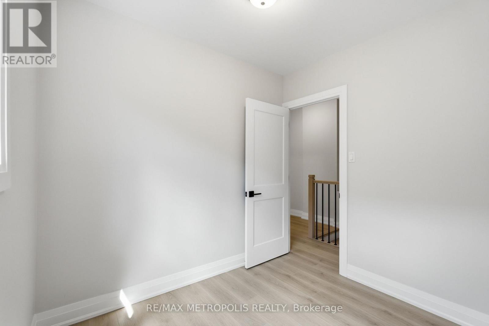14 Mcroberts Avenue, Toronto, Ontario  M6E 4P4 - Photo 17 - W13472138