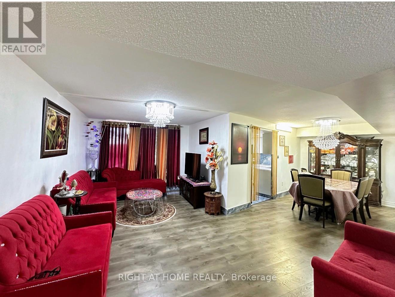 605 - 757 Victoria Park Avenue, Toronto, Ontario  M4C 5N8 - Photo 2 - E13464692