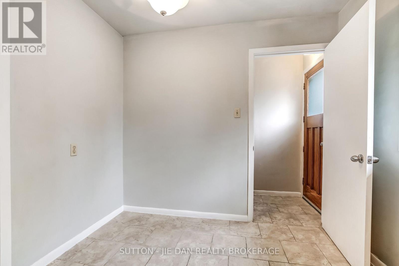 7 Baffin Place, London East, Ontario  N5V 1E8 - Photo 10 - X13472172