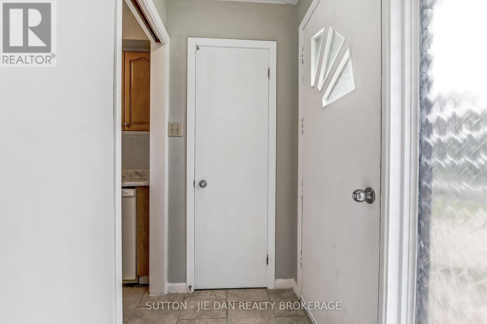 7 Baffin Place, London East, Ontario  N5V 1E8 - Photo 2 - X13472172